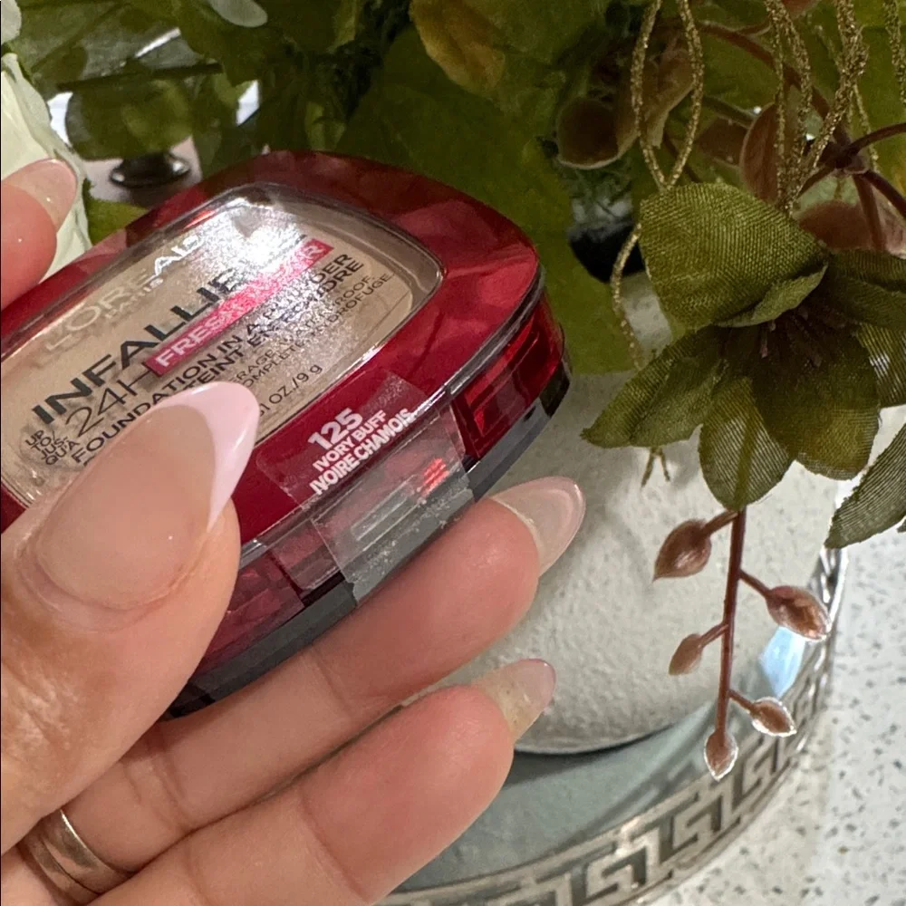 🍒L'Oréal Infallible 24H Fresh Wear Foundation In A Powder